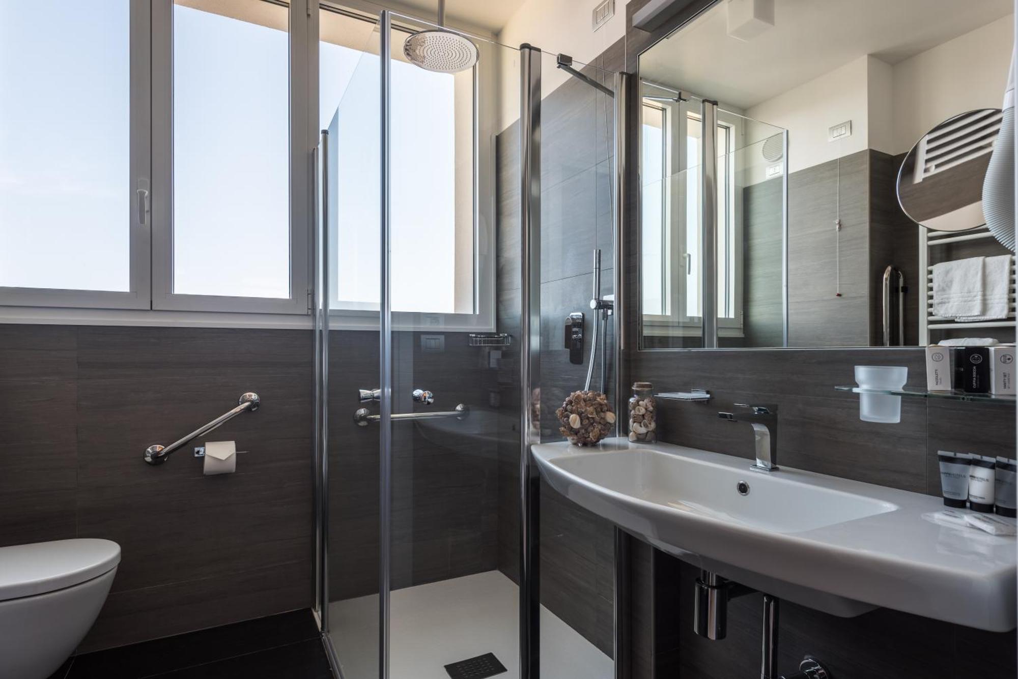 Hesperia & Hotel 4*